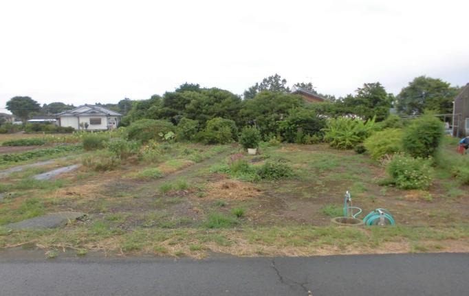 1960s wood house on a large plot in Izumi, Kagoshima