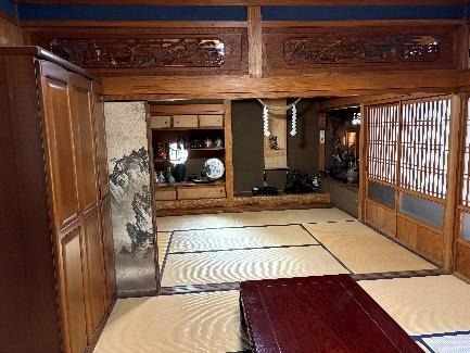 1970s wood house on a large plot in Tashirogawara, Kinko