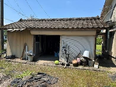 1980s wood house on a large plot in Funaki, Satsuma