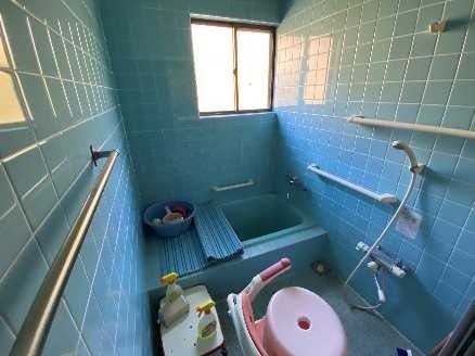 1980s wood house on a large plot in Tashiro, Kinko