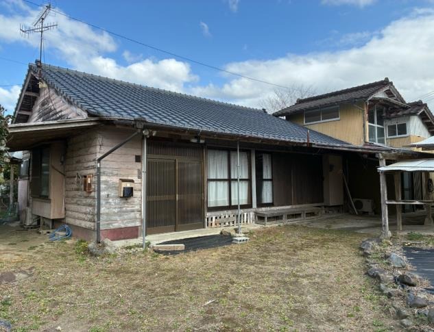 1960s wood house, 6-min walk to station, Takaono, Izumi