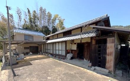 Wood house on a large plot in Tachikawa, Ujitawara