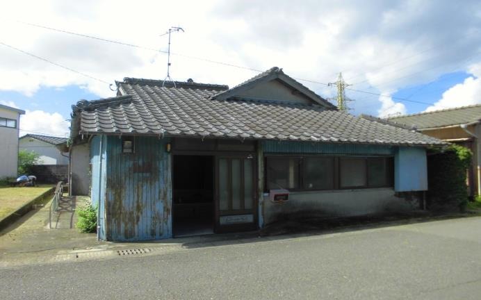 1970s wood house, 5-min walk to station, Izumi, Kagoshima