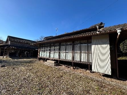 Wood house on a large plot in Tawara, Satsuma