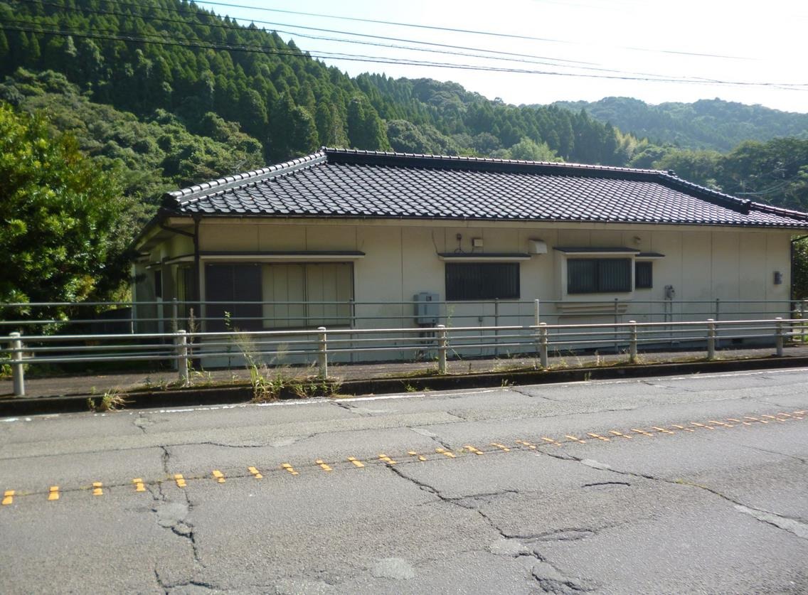 1980s wood house in Satsumayama, Ichikikushikino