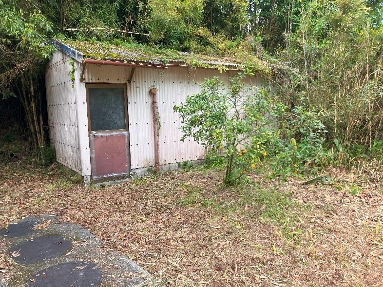 1970s concrete house in Nejime, Minamiosumi, farmland, approval needed