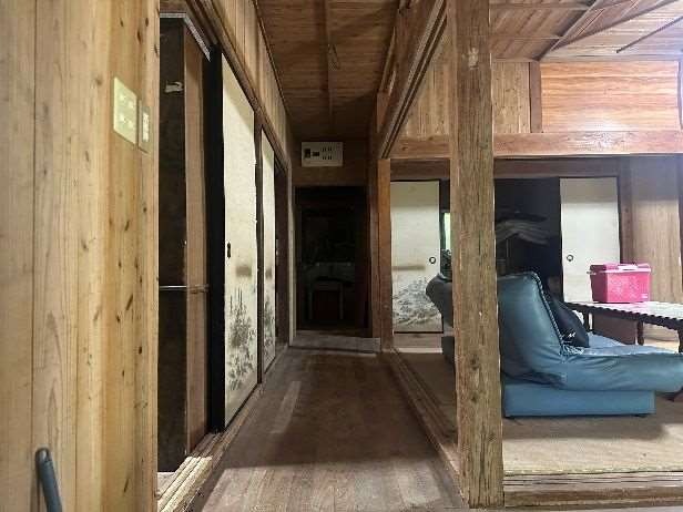 1970s wood house in Tamina, China