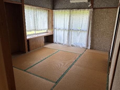 1980s wood house on a large plot in Funaki, Satsuma