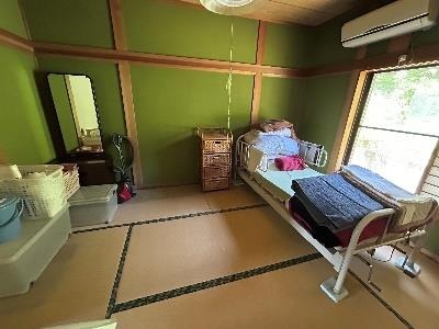 1980s wood house on a large plot in Nagano, Satsuma