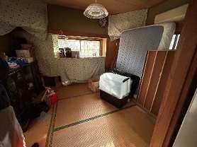 1980s wood house in Kashiwabara, Satsuma, farmland, approval needed