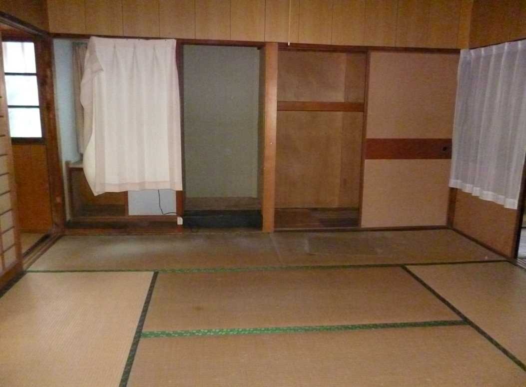 1940s wood house in Beppu, Ichikikushikino, farmland, approval needed