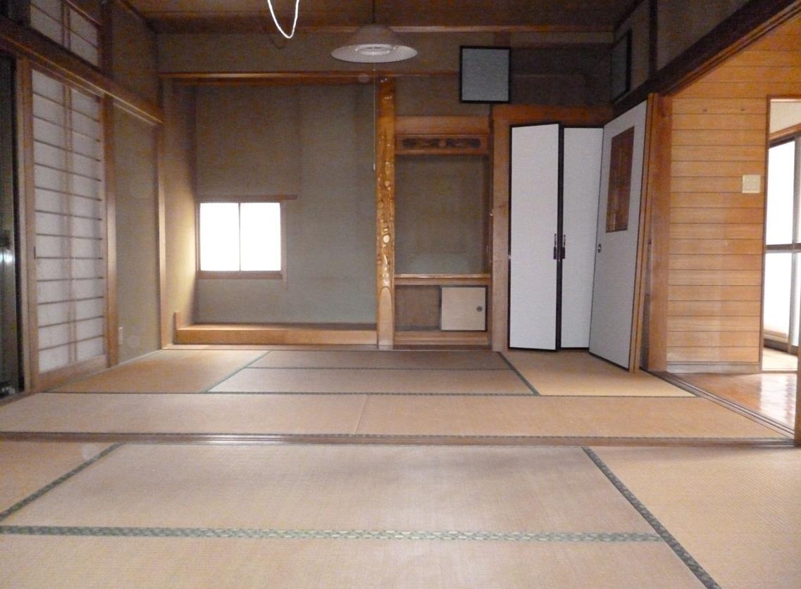 1990s wood house, 14-min walk to station, Ichikikushikino, Kagoshima
