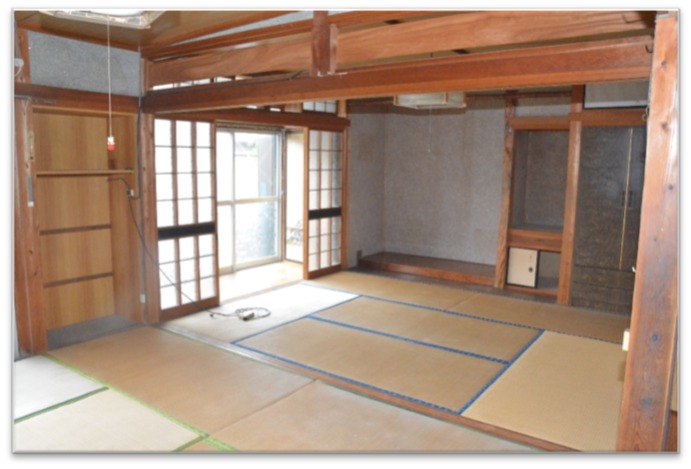 1970s wood house near the coast in Sumiyoshi, Izumi