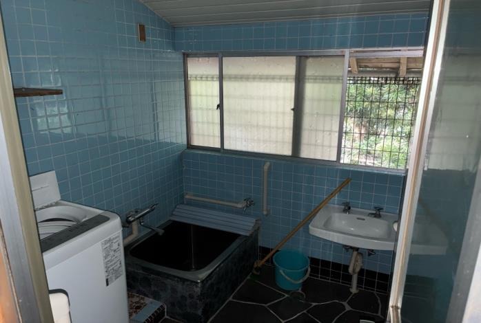 1950s wood house in Takaono, Izumi, farmland, approval needed