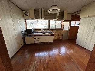 1960s wood house in Miyanojoyaji, Satsuma