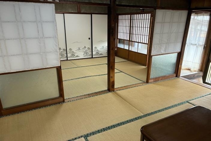 1960s wood house, 6-min walk to station, Takaono, Izumi