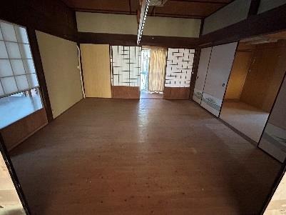 Wood house on a large plot in Tawara, Satsuma