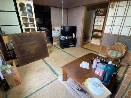 1960s wood house on a large plot in Shiromoto, Kinko