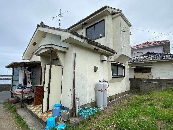1980s wood house near the coast in Baba, Kinko