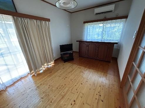 2000s wood house in Nakatsugawa, Satsuma