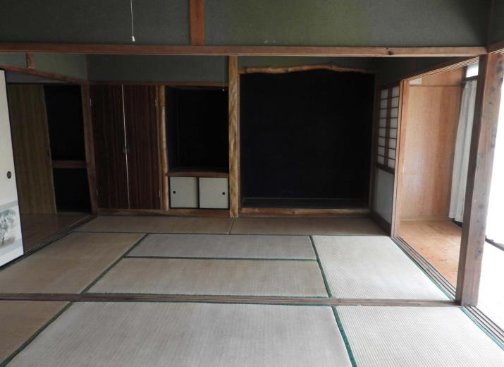 1960s wood house in Noda, Izumi, farmland, approval needed