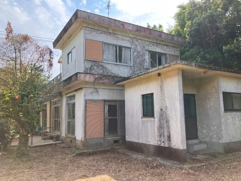 1970s concrete house in Nejime, Minamiosumi, farmland, approval needed
