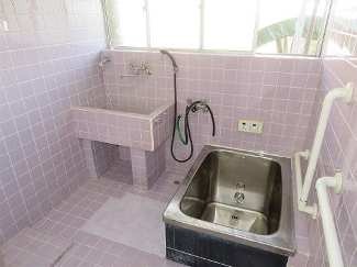 1960s wood house, 8-min walk to station, Oita