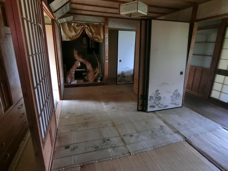 1960s wood house in Kochi