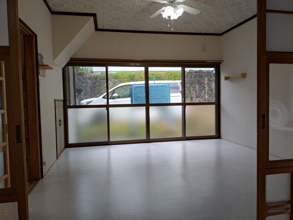 1950s wood house, 11-min walk to station, Akita