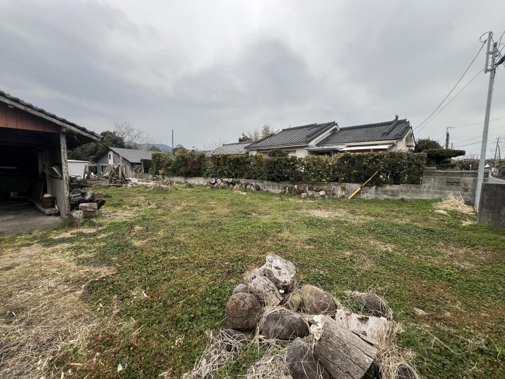 1960s wood house on a large plot in Kanoya, Kagoshima