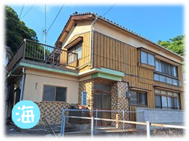1970s wood house with storehouses in Yamaguchi