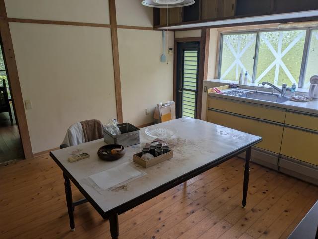 1970s wood house, 19-min walk to station, Nagasaki