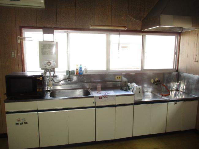 1970s wood house on a large plot in Okayama