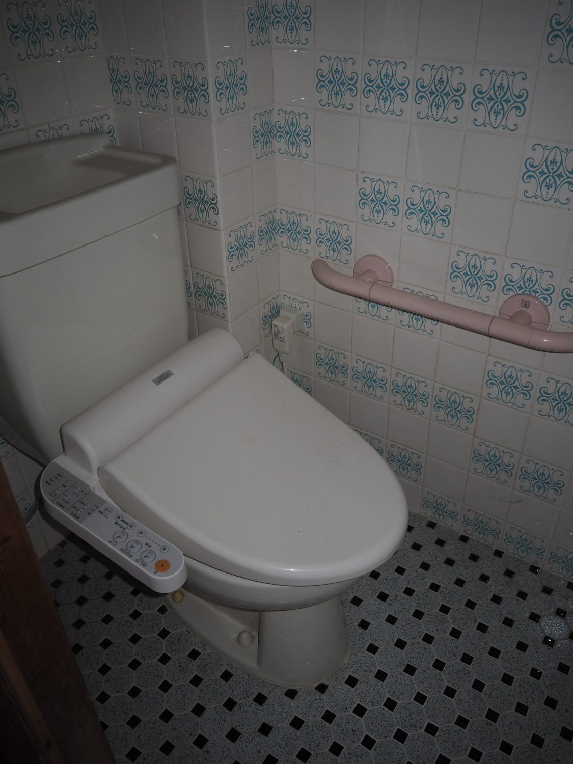 1980s wood house, 6-min walk to station, Hyogo