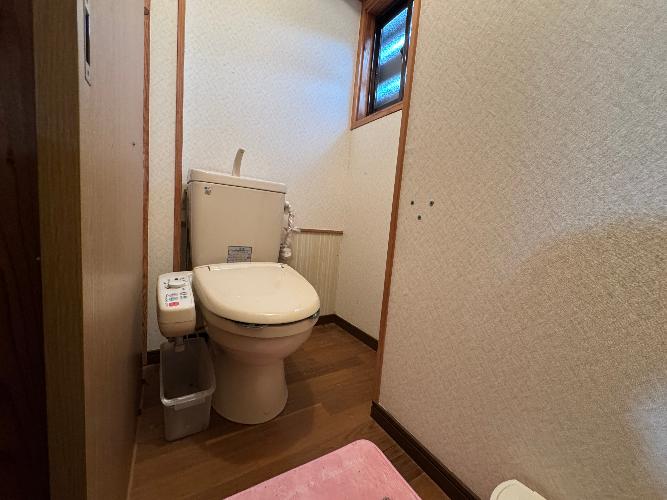 1950s wood house on a large plot in Tokamachi, Niigata