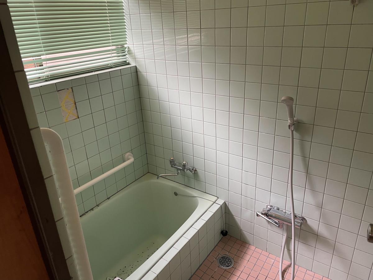1980s wood house in Yosano, Kyoto, farmland, approval needed