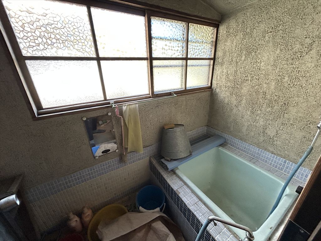 1950s wood house, 10-min walk to station, Mie
