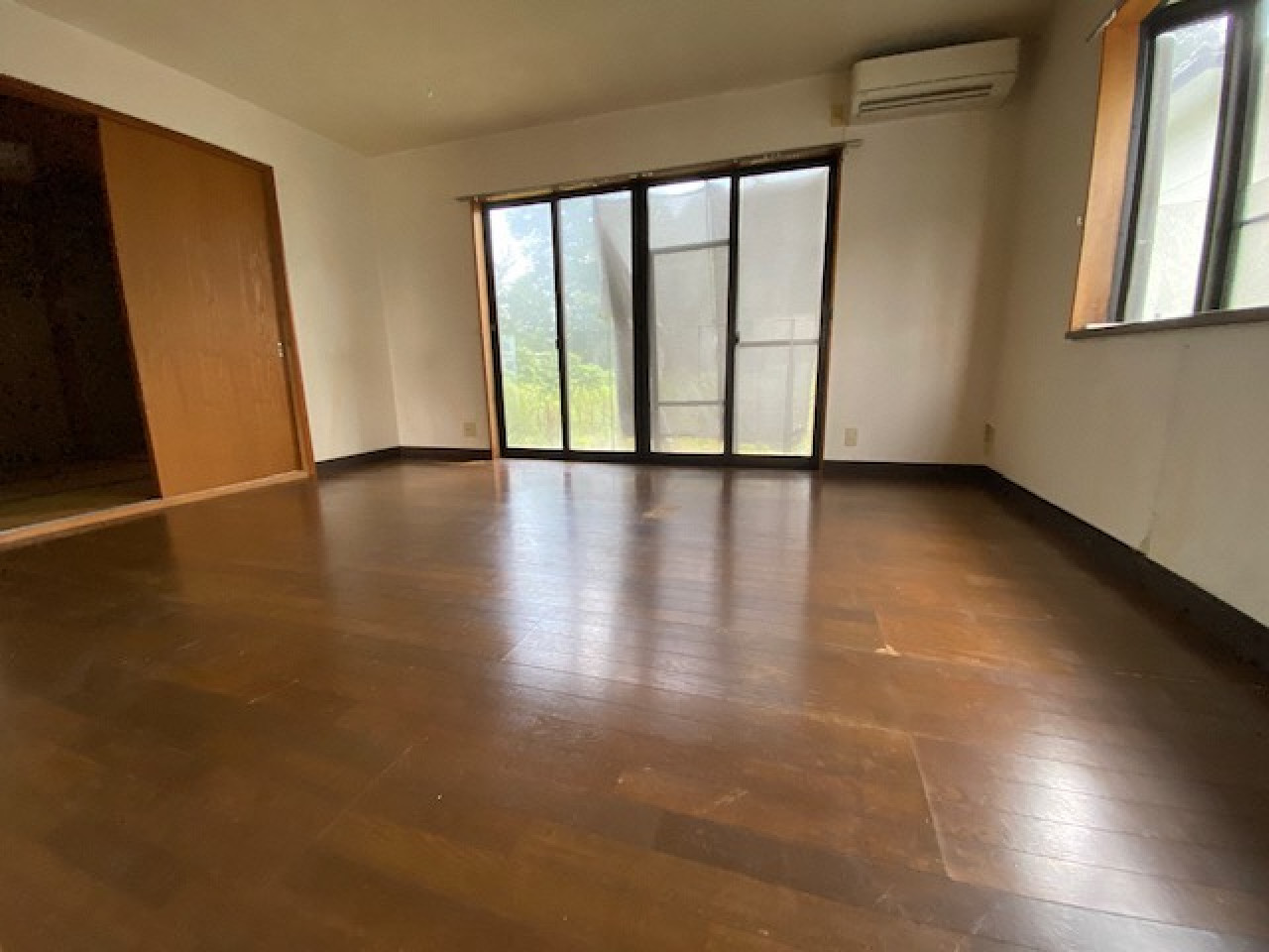 1990s wood house, 20-min walk to station, Tochigi