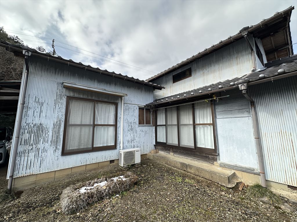 1970s wood house, 10-min walk to station, Gifu