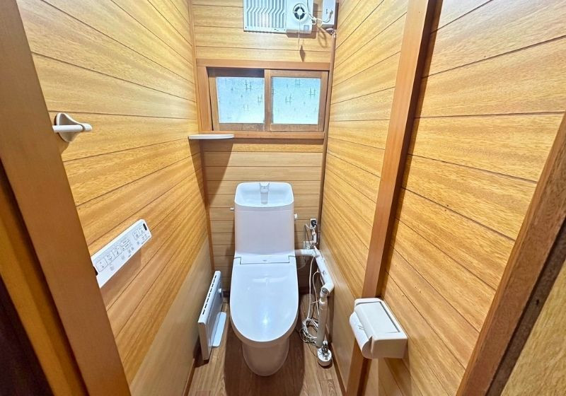1970s wood house, 3-min walk to station, Hokkaido