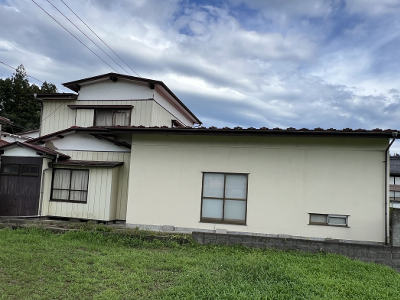 1960s house with storehouses in Miyagi