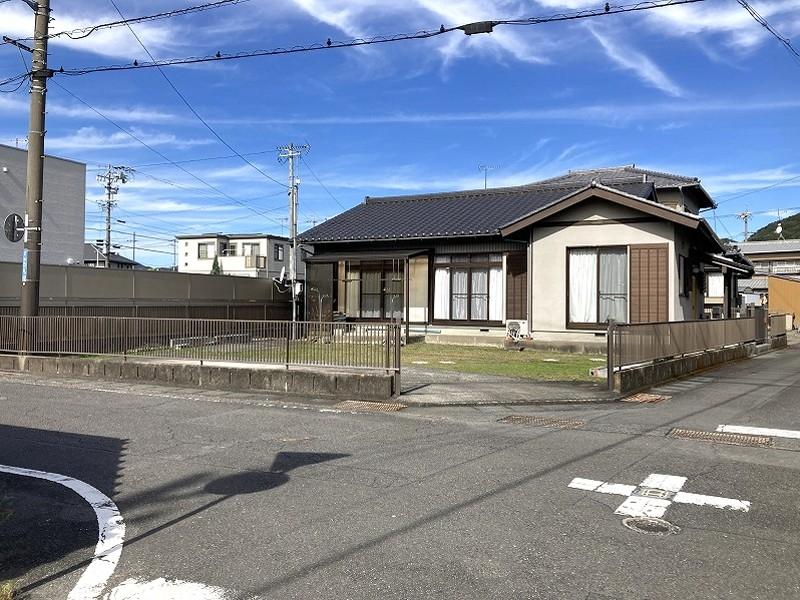 1990s wood house, 14-min walk to station, Shizuoka