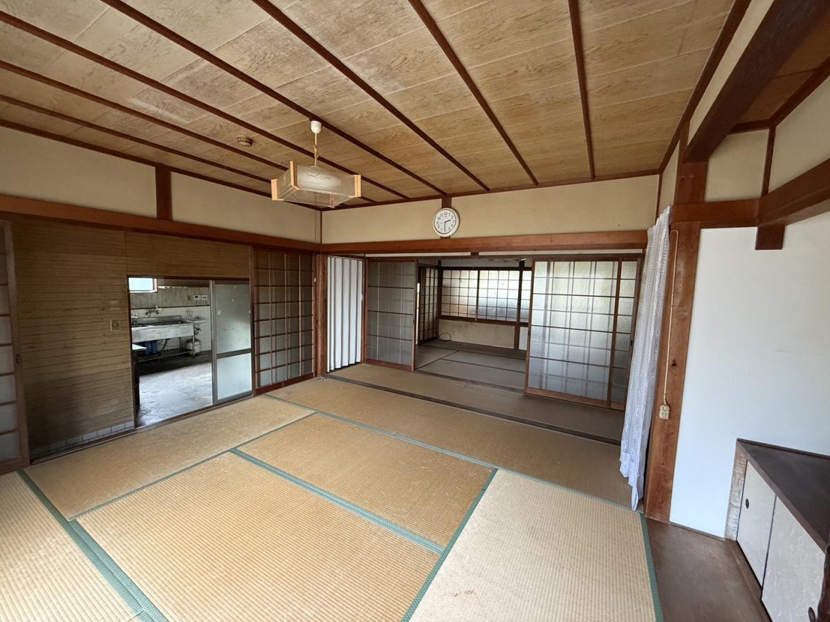 1980s wood house near the coast in Miyazu, Kyoto