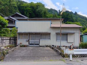 1970s wood house in Yamanashi
