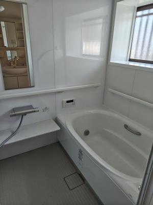 1990s wood house, 3-min walk to station, Ehime