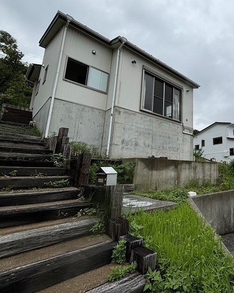 2000s wood house in Minamiawaji