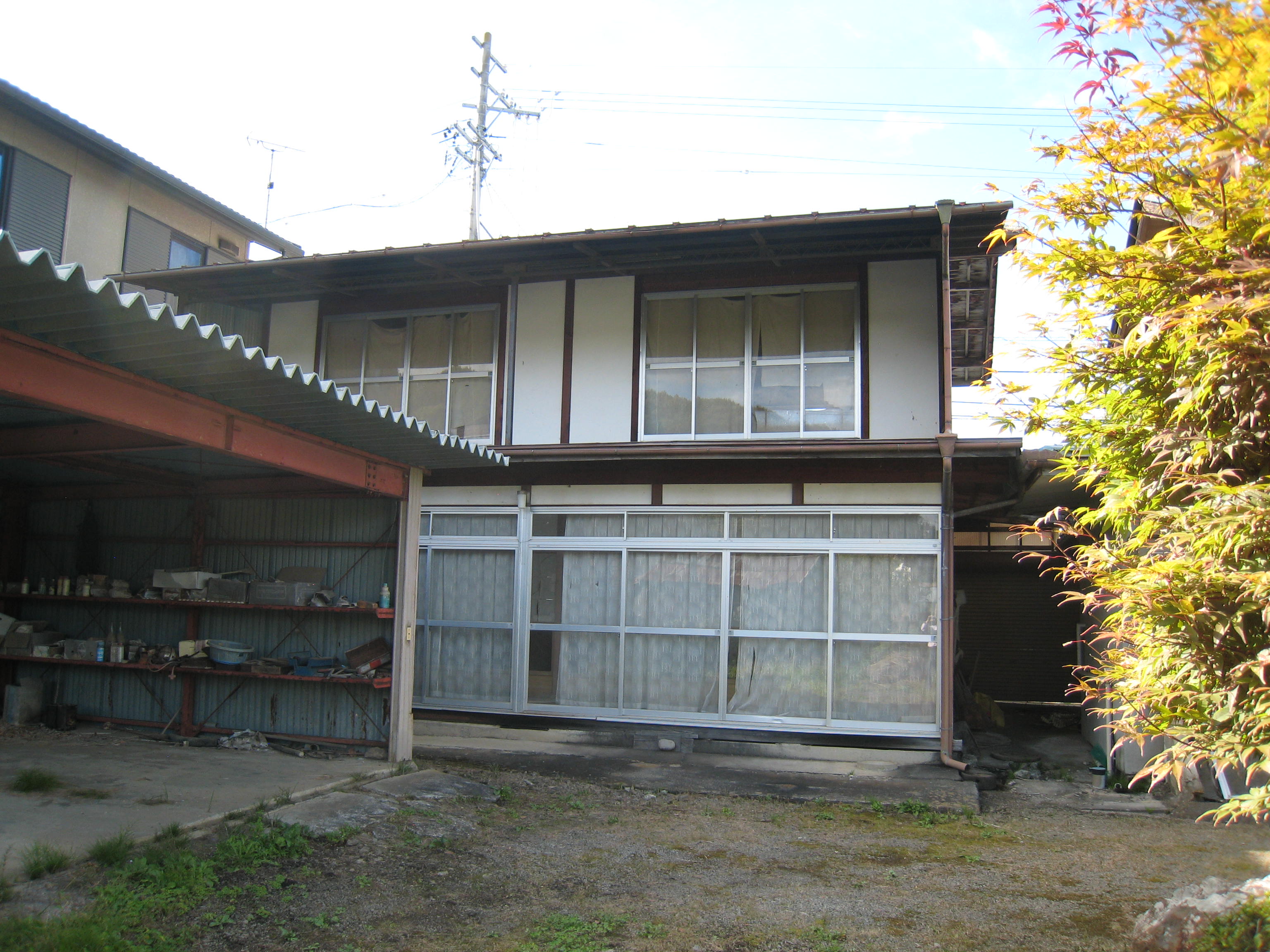 1960s wood house on a large plot in Nagano