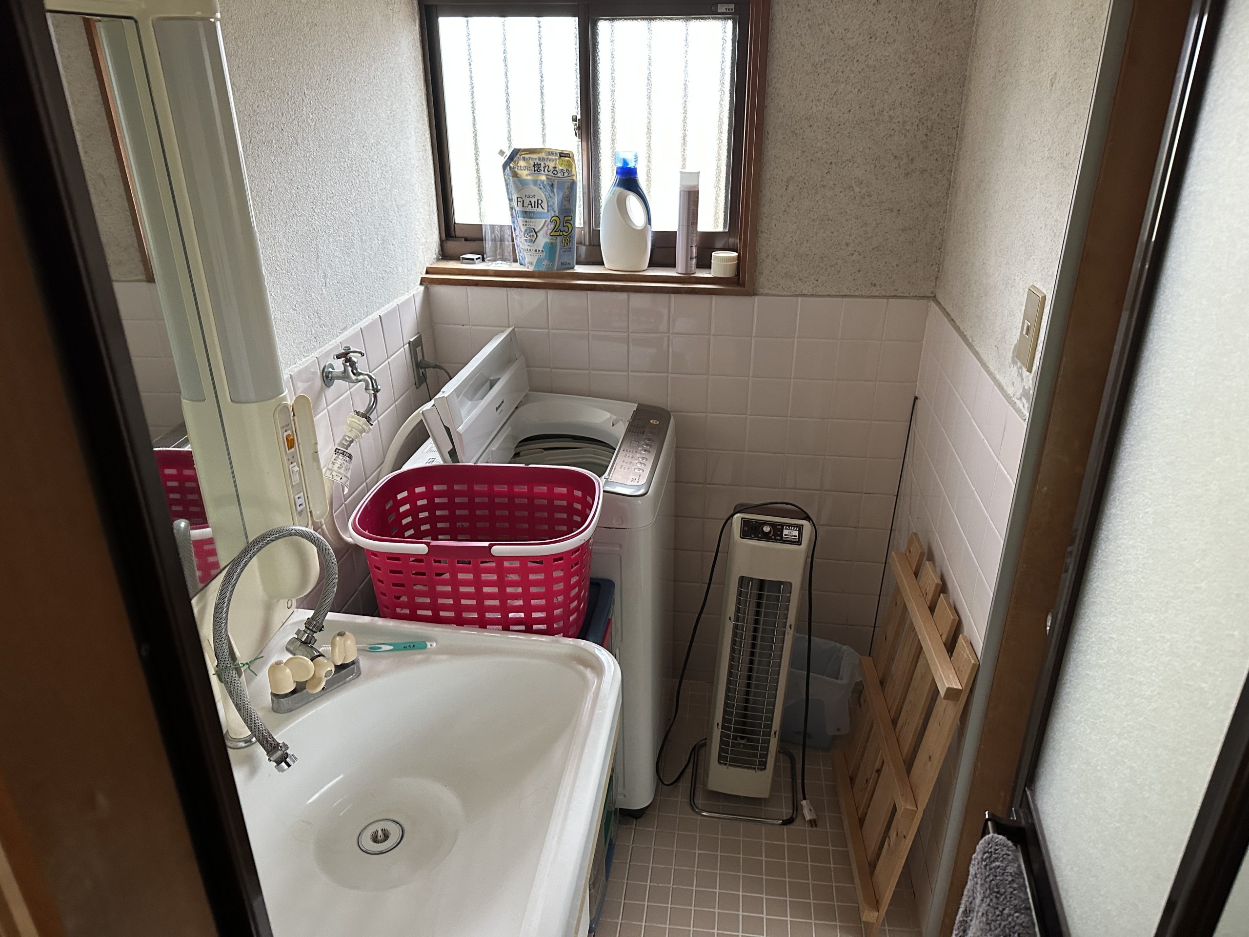 1990s wood house, 9-min walk to station, Gifu