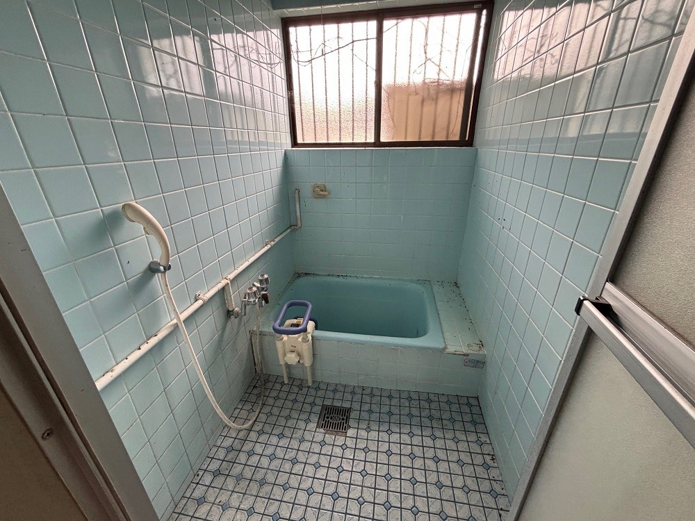 1980s wood house near the coast in Ibusuki, Kagoshima
