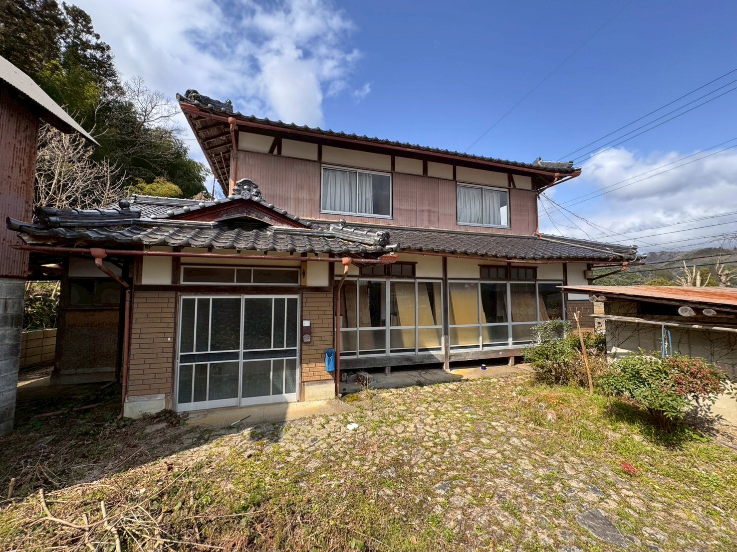 1970s wood house in Oe, Fukuchiyama, farmland, approval needed